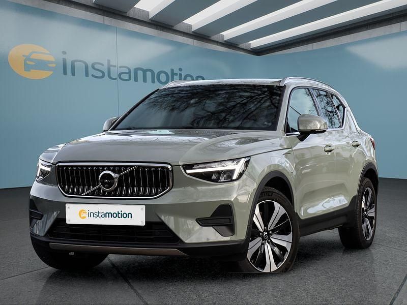 Grün Gebraucht 2022 Volvo XC40 SUV | 32.699 € (Fairer Preis) - Bild 1/4