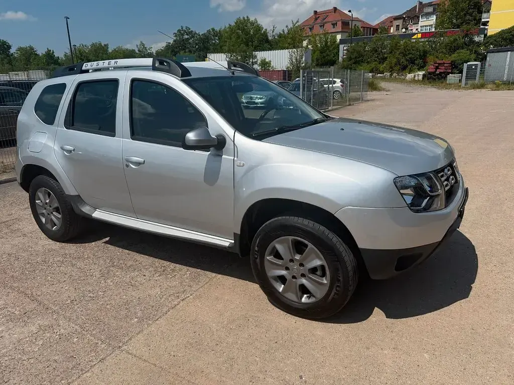 Gebraucht Dacia Duster Prestige 105 PS (77 kW) 2015 Silber SUV