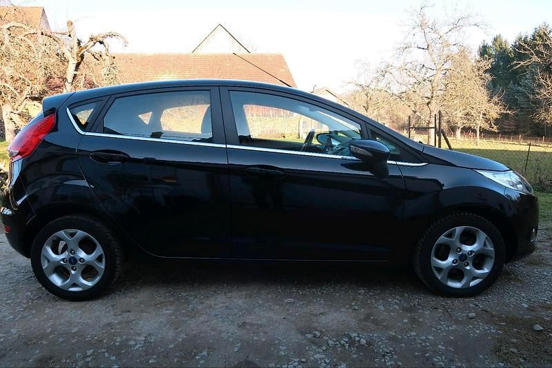 Gebraucht Ford Fiesta 82 PS (60 kW) 2011 Schwarz Kleinwagen
