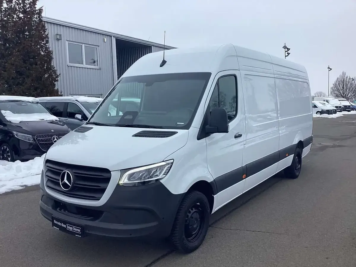 Gebraucht Mercedes Sprinter 170 PS (125 kW) 2024 Arktikweiß Van