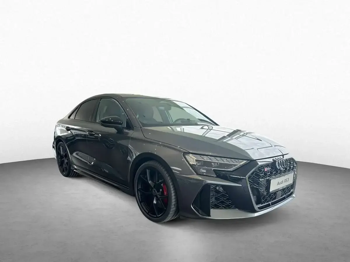 Neu Audi RS3 Sport 400 PS (294 kW) 2026 Daytonagrau perleffekt Limousine