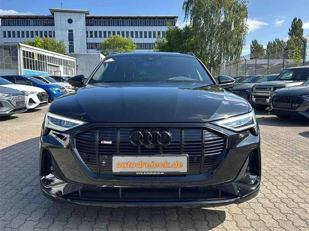 Gebraucht Audi e-tron S-Line 300 kW (408 PS) 2023 Mythosschwarz metallic SUV