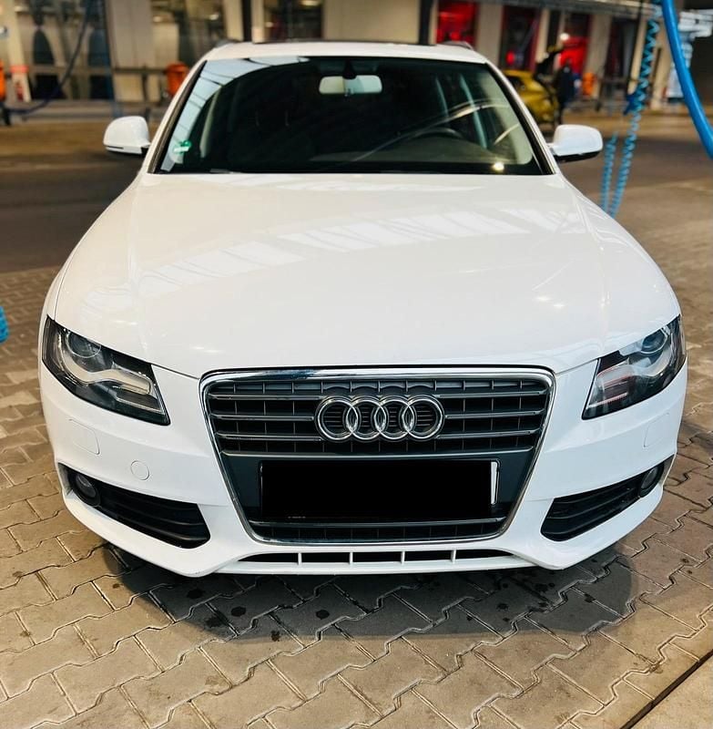 Weiß Gebraucht 2010 Audi A4 Attraction Kombi | 4.000 € (Guter Preis) - Bild 1/4