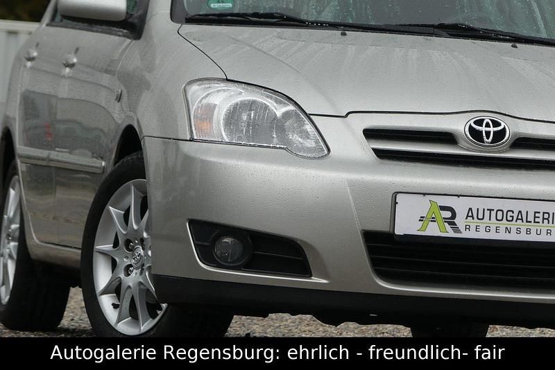 Silber Gebraucht 2004 Toyota Corolla Kleinwagen | 3.850 € (Fairer Preis) - Bild 1/4