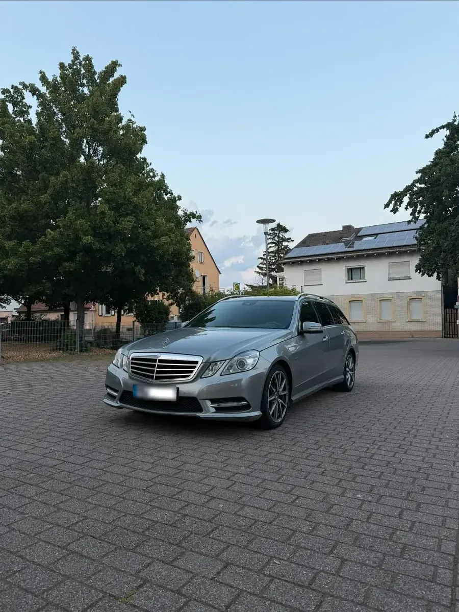 Gebraucht Mercedes E300 231 PS (169 kW) 2012 Grau Kombi