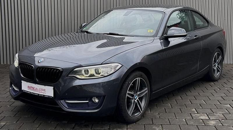 Grau Gebraucht 2015 BMW 220 Sport Line Coupé | 13.900 € (Guter Preis) - Bild 1/4