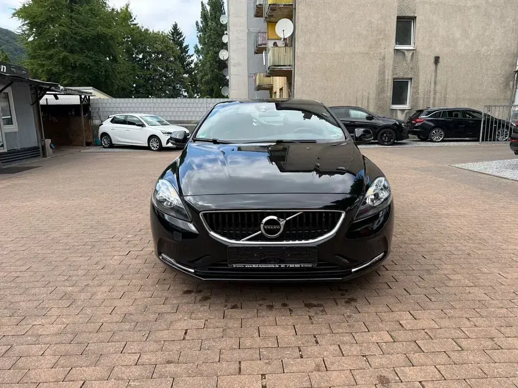 Gebraucht Volvo V40 Kinetic 120 PS (88 kW) 2017 Schwarz Limousine
