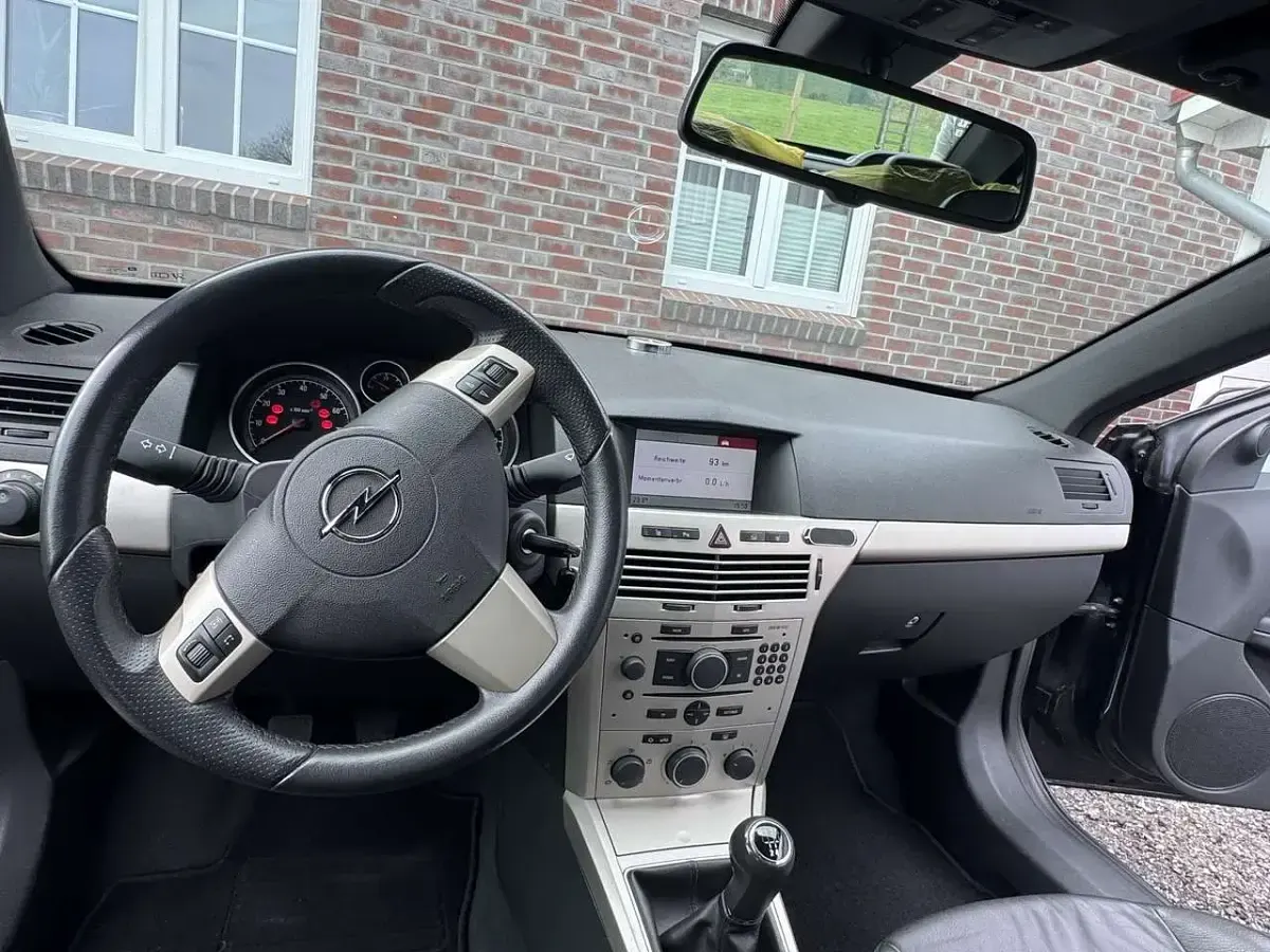 Gebraucht Opel Astra Cabriolet Edition 140 PS (102 kW) 2006 Cabrio