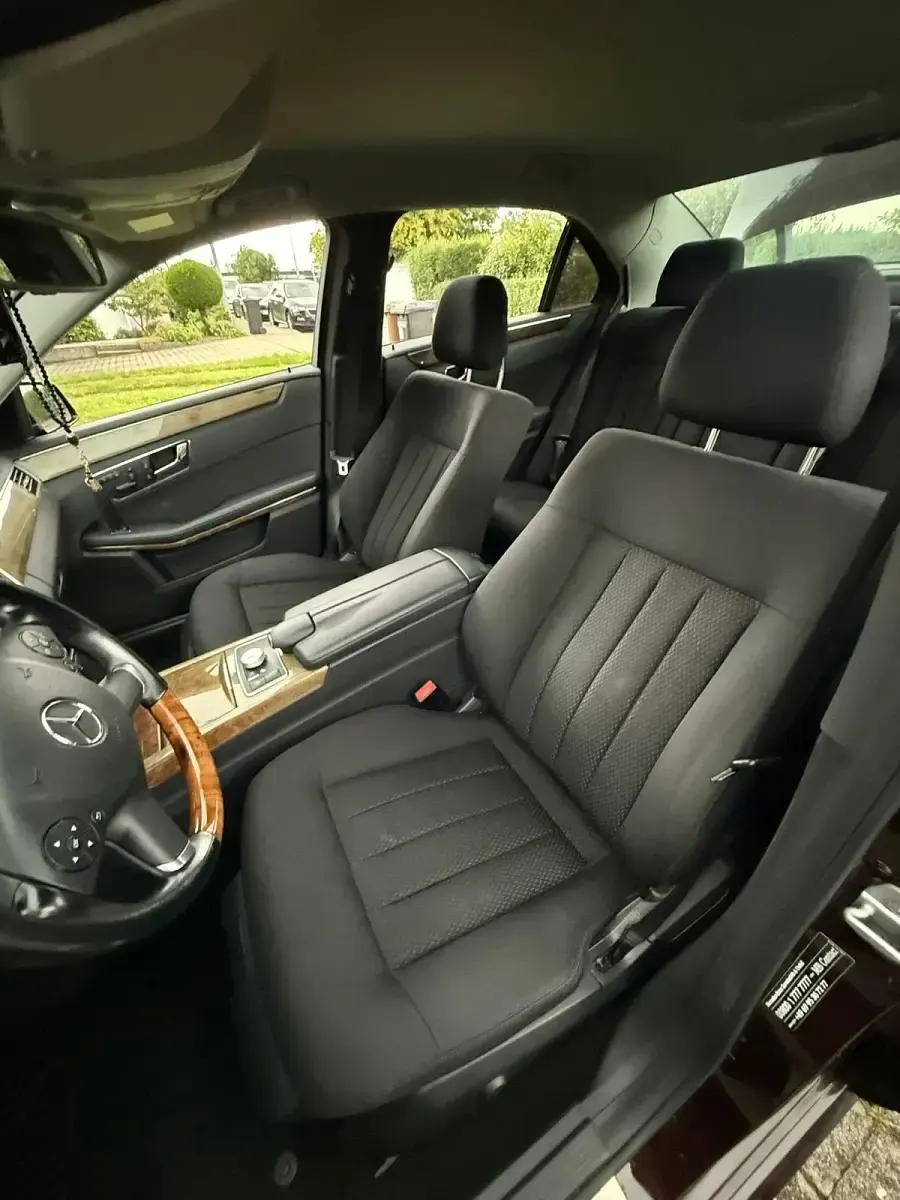 Second-hand Mercedes E300 231 CP (169 kW) 2010 Maro Berlinǎ