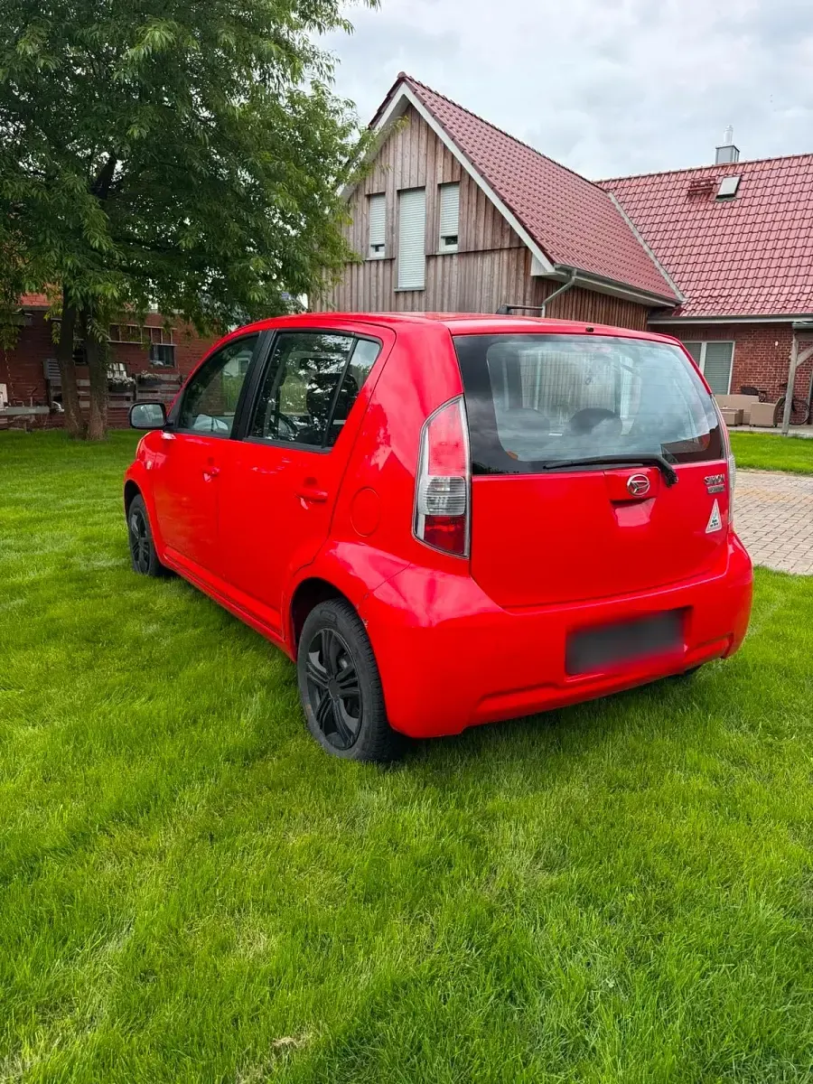Gebraucht Daihatsu Sirion 70 PS (51 kW) 2006 Rot Kleinwagen