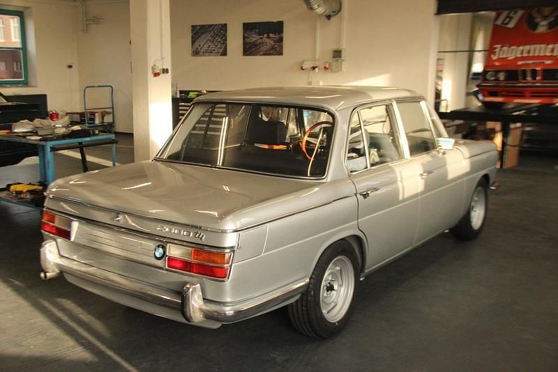 Gebraucht BMW 2000 177 PS (130 kW) 1971 Silber Limousine