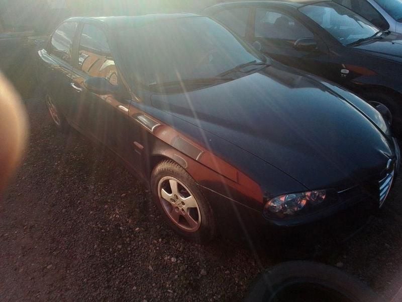 Grau Gebraucht 2004 Alfa Romeo 156 Limousine | 1.200 € (Fairer Preis) - Bild 1/4