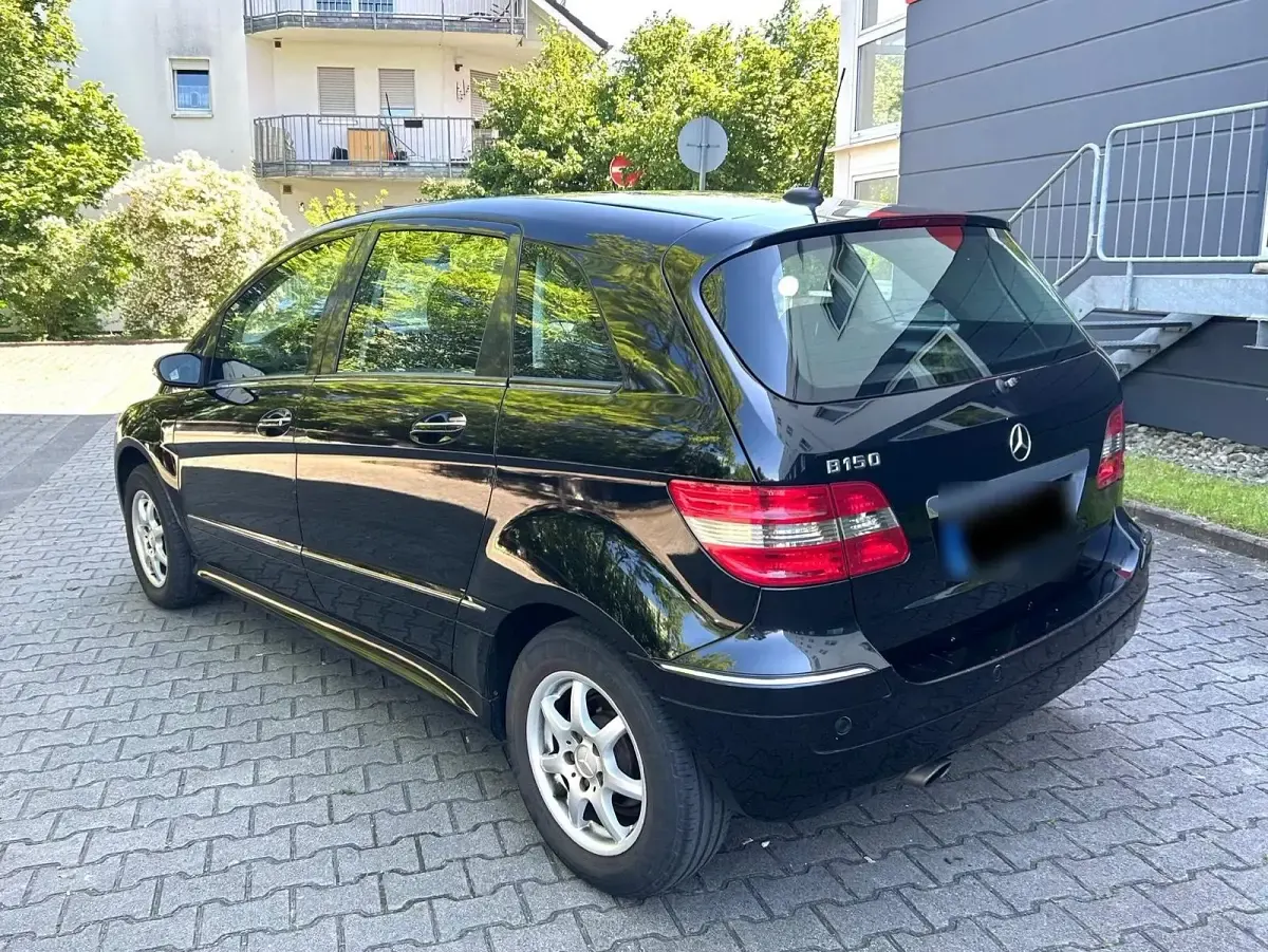 Używany Mercedes B150 95 KM (69 kW) 2007 Czarny Minivan