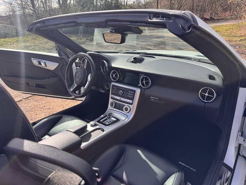 Gebraucht Mercedes SLC200 AMG 184 PS (135 kW) 2016 Weiß Cabrio