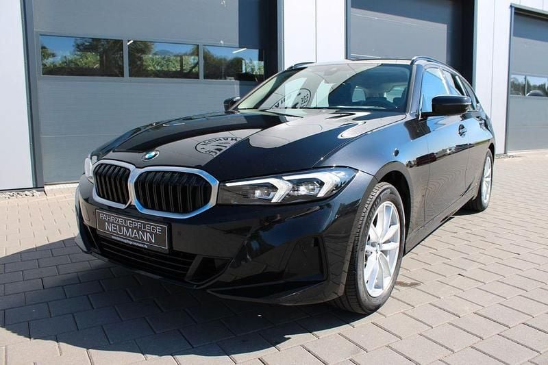 Gebraucht BMW 320 Performance 190 PS (139 kW) 2022 Schwarz Kombi