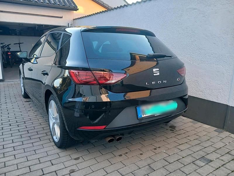 Gebraucht Seat Leon FR 179 PS (131 kW) 2018 Schwarz Limousine
