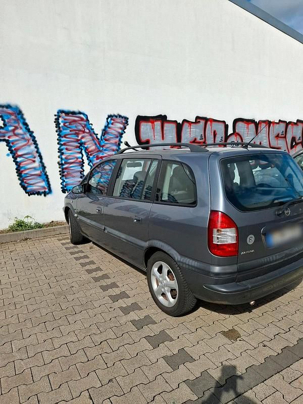 Grau Gebraucht 2004 Opel Zafira Van / Kleinbus | 1.950 € (Fairer Preis) - Bild 1/4