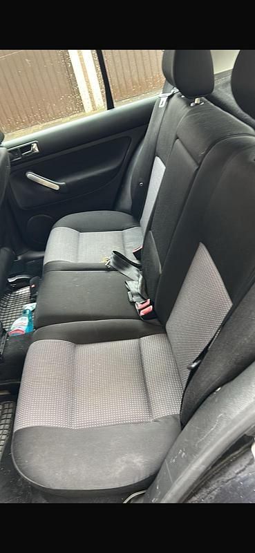 Gebraucht VW Golf IV 100 PS (73 kW) 2003 Schwarz Kleinwagen