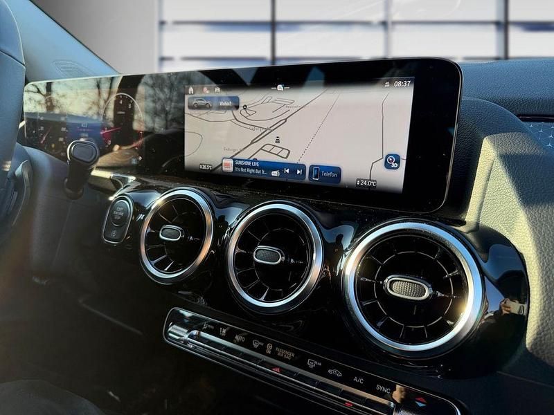 Gebraucht Mercedes GLA180 Progressive 136 PS (100 kW) 2025 Schwarz SUV