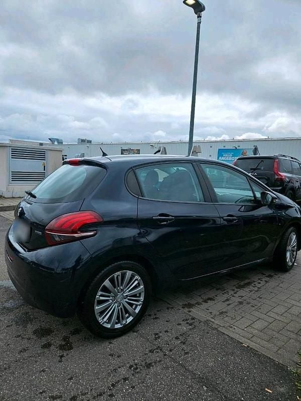 Gebraucht Peugeot 208 Allure 2017 Blau Kleinwagen