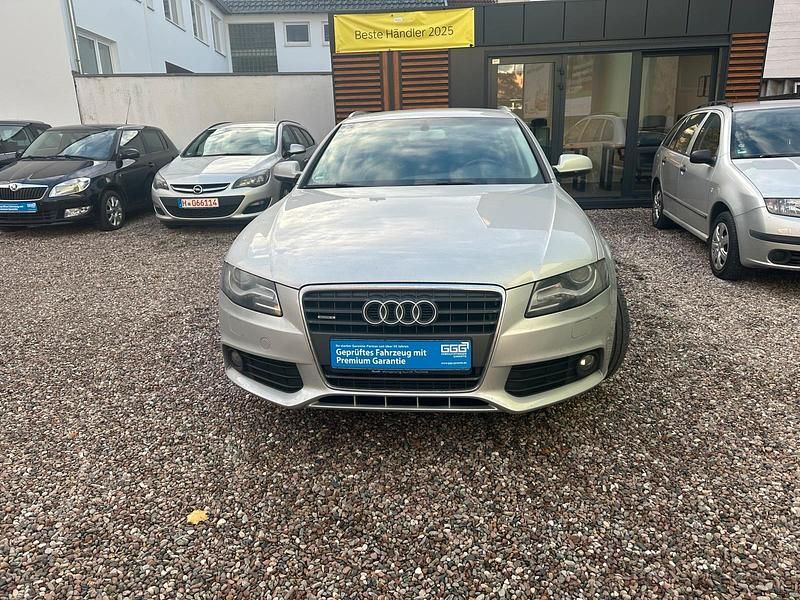 Grau Gebraucht 2011 Audi A4 Attraction Kombi | 7.699 € (Fairer Preis) - Bild 1/4