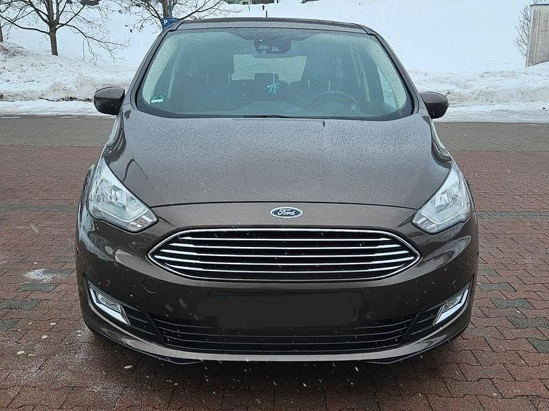 Braun Gebraucht 2017 Ford C-MAX Titanium Van / Kleinbus | 9.299 € (Fairer Preis) - Bild 1/4