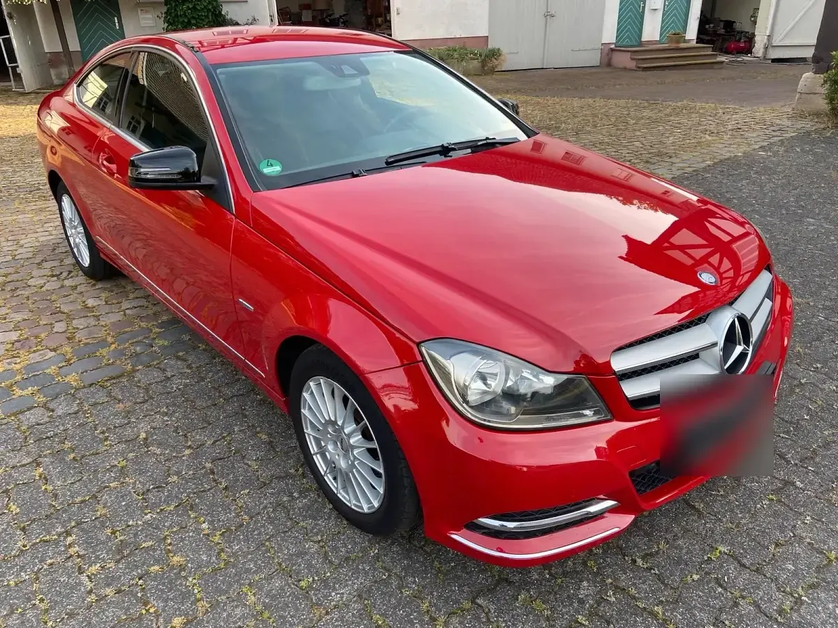 Gebraucht Mercedes C180 156 PS (114 kW) 2011 Rot Coupé