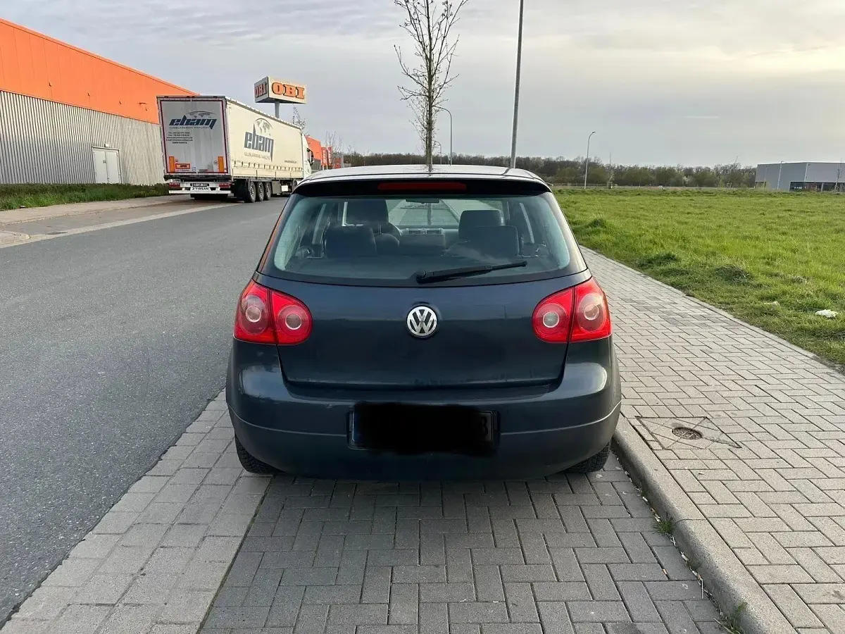 Gebraucht VW Golf V 75 PS (55 kW) 2005 Blau Kleinwagen
