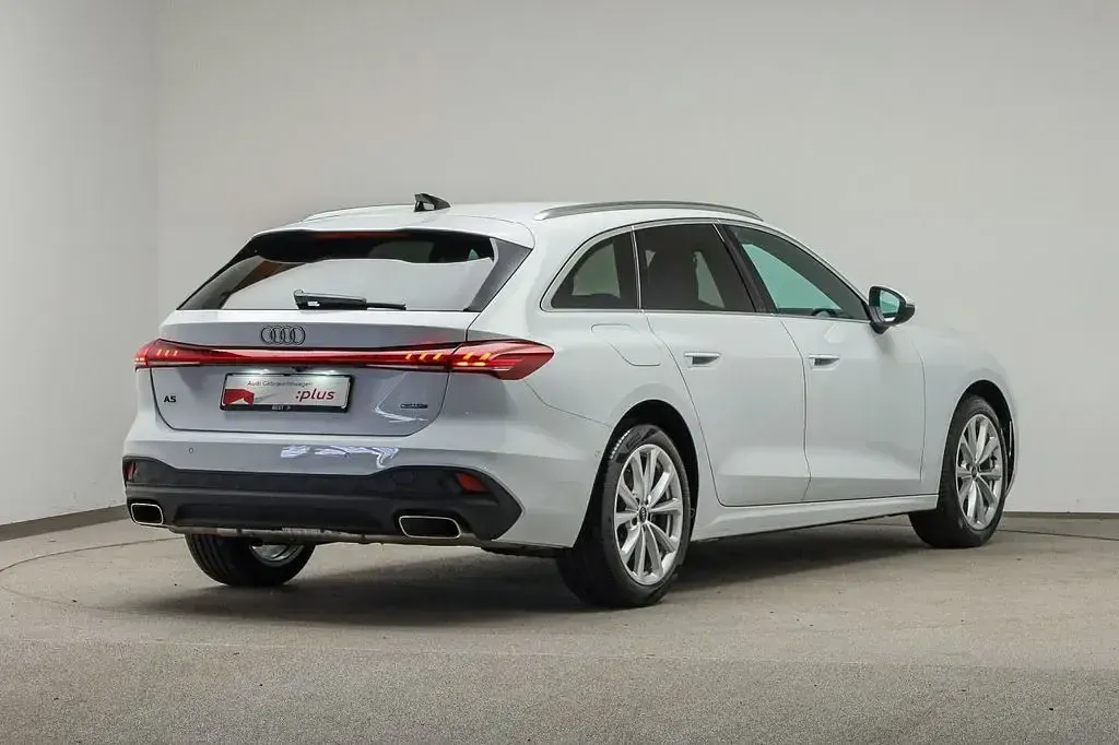 Gebraucht Audi A5 Ambiente 204 PS (150 kW) 2025 Gletscherweiß metallic Kombi