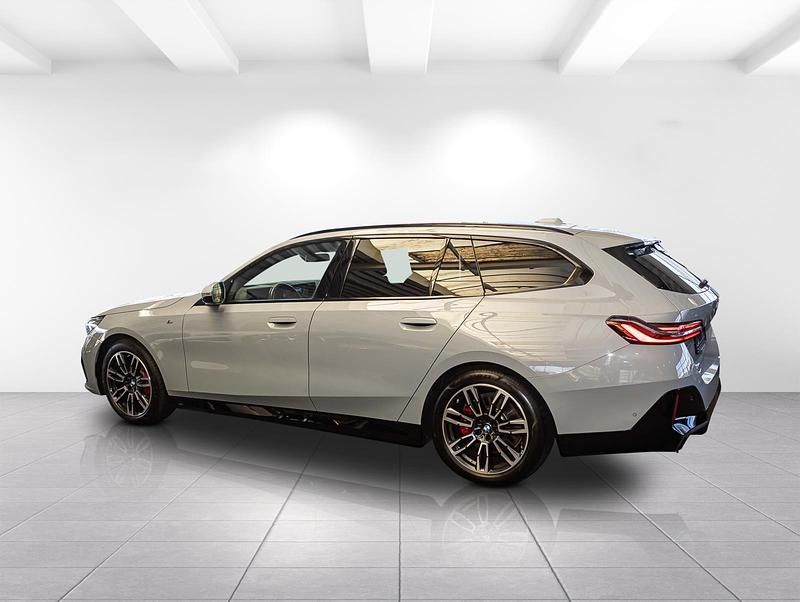 Gebraucht BMW 520 Comfort Edition 197 PS (144 kW) 2024 Brooklyn grau metallic Kombi