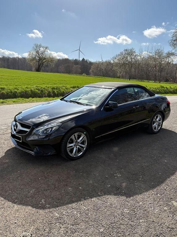 Gebraucht Mercedes E250 211 PS (155 kW) 2015 Schwarz Cabrio