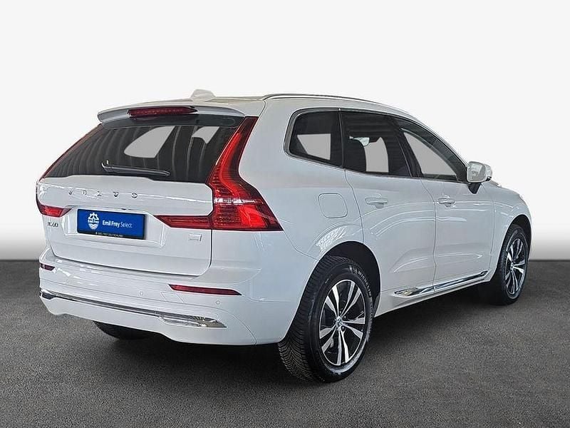 Gebraucht Volvo XC60 Core 335 PS (246 kW) 2023 Crystal weißperleffekt SUV