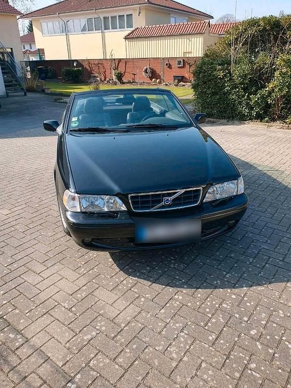 Second-hand Volvo C70 163 CP (119 kW) 2004 Negru Cabrio
