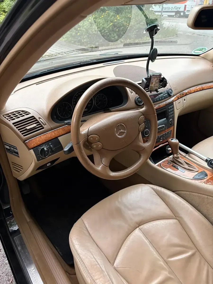 Gebraucht Mercedes E280 231 PS (169 kW) 2008 Schwarz Limousine