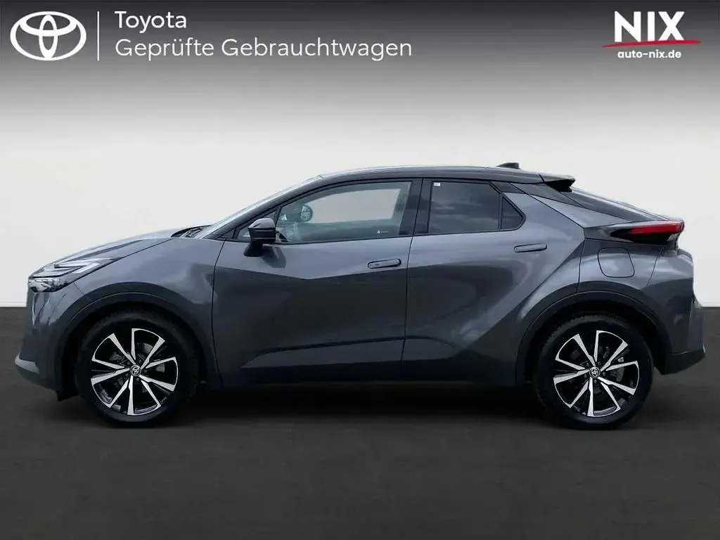 Gebraucht Toyota C-HR 140 PS (102 kW) 2025 Grey metallic / black SUV