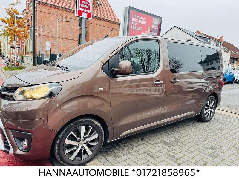 Braun Gebraucht 2016 Toyota Proace Verso Comfort Kombi | 14.850 € (Fairer Preis) - Bild 1/4