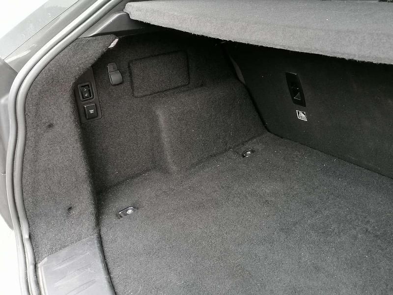 Gebraucht Jaguar E-Pace R-Dynamic 179 PS (131 kW) 2019 Grau SUV