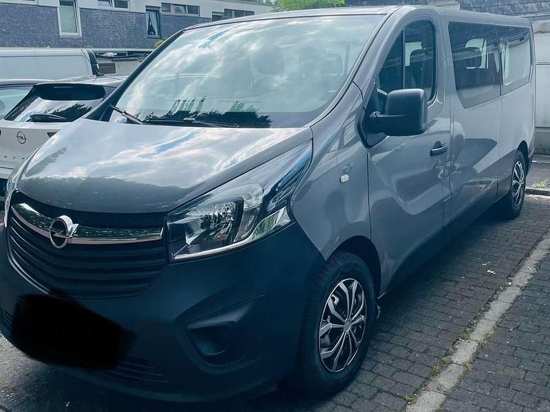 Grau Gebraucht 2015 Opel Vivaro S Van | 14.999 € - Bild 1/4