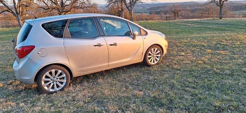 Gebraucht Opel Meriva Innovation 110 PS (80 kW) 2011 Silber Van / Kleinbus