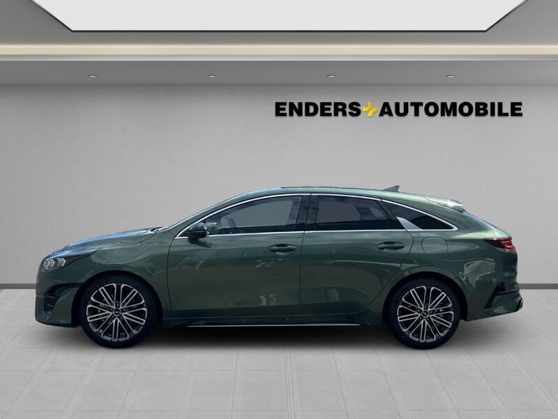 Neu Kia Ceed GT-Line 140 PS (102 kW) 2025 Dunkelgruen Kleinwagen
