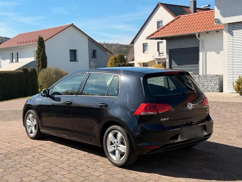 Gebraucht VW Golf VII 90 PS (66 kW) 2014 Schwarz Kleinwagen