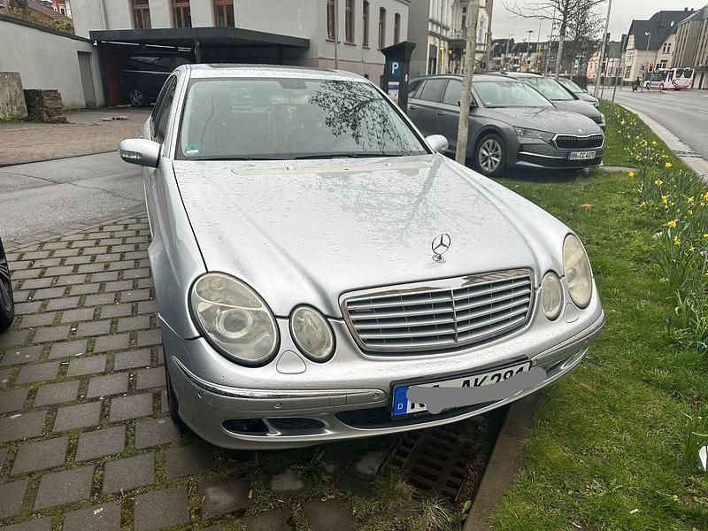 Gebraucht Mercedes E280 177 PS (130 kW) 2005 Silber Limousine