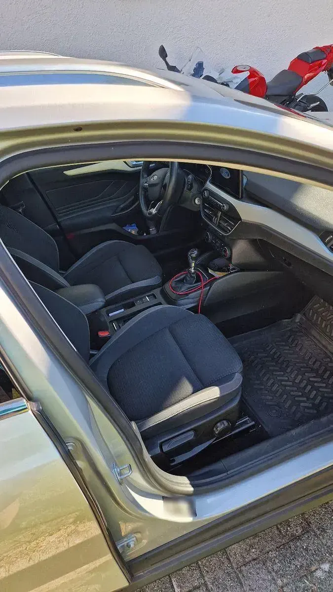 Gebraucht Ford Focus Cool & Connect 150 PS (110 kW) 2019 Silber Limousine