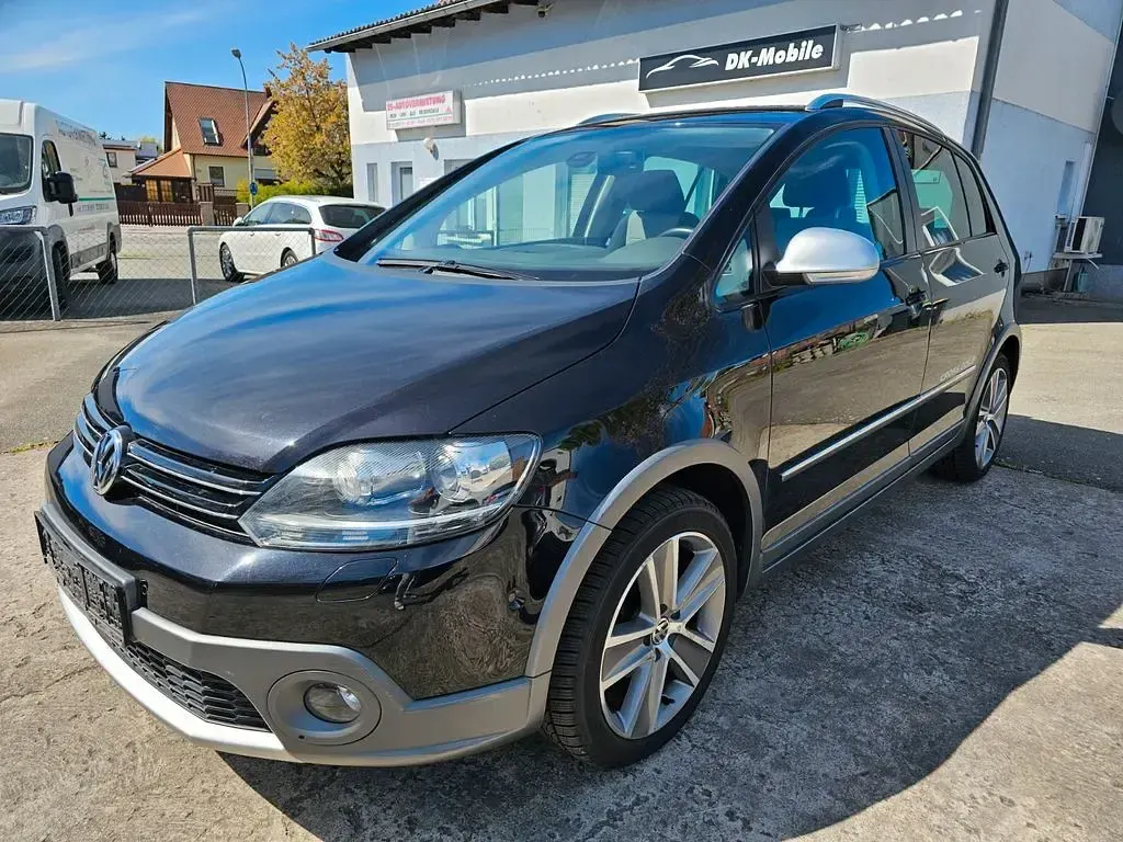 Second-hand VW Golf Plus Cross 140 CP (102 kW) 2012 Negru Monovolum