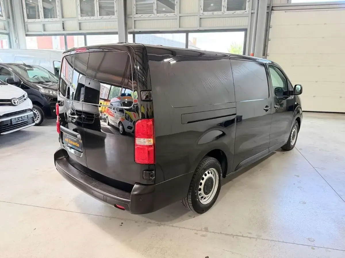 Używany Citroën Jumpy Business Class 122 KM (89 kW) 2018 Czarny Minivan
