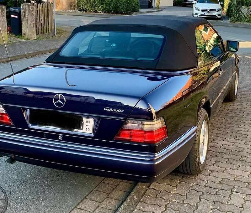 Używany Mercedes E220 150 KM (110 kW) 1997 Kabriolet