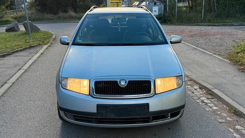 Silber Gebraucht 2004 Skoda Fabia Kombi | 450 € (Superpreis) - Bild 1/4