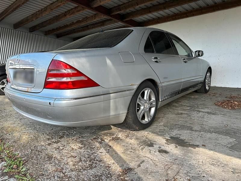 Second-hand Mercedes S320 224 CP (164 kW) 2000 Argintiu Berlinǎ