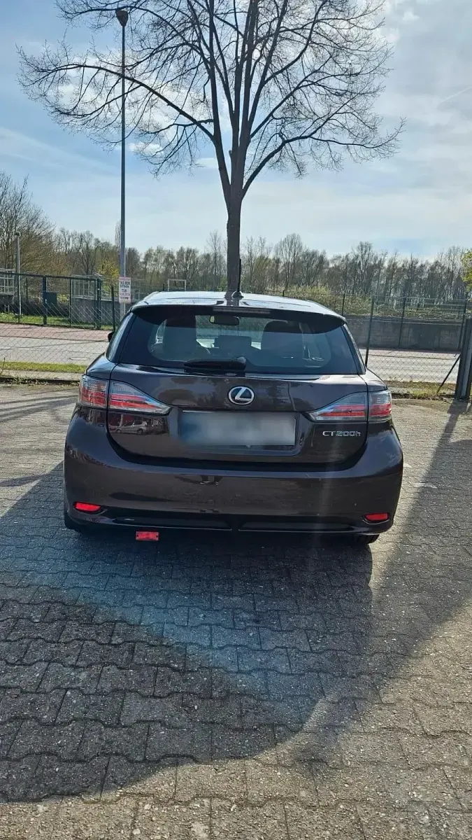 Gebraucht Lexus CT200h 2013 Braun Kombi