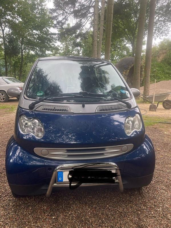 Blau Gebraucht 2003 Smart ForTwo Coupé Kleinwagen | 1.850 € - Bild 1/4